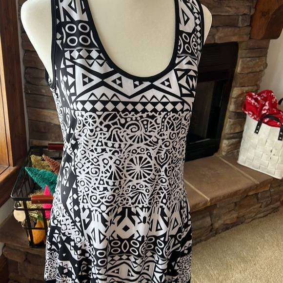 Printed Tunic Tank - Picture 2 of 2